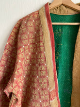 Ladda upp bild till gallerivisning, Vintage kantha jacka ( One -of a -kind)