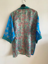 Ladda upp bild till gallerivisning, Sidenkimono ( One of a kind )