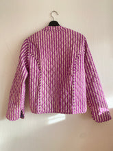 Ladda upp bild till gallerivisning, Vändbar quiltad jacka .M