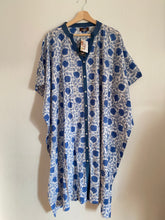 Ladda upp bild till gallerivisning, Kaftanklänning (Handtryckt bomull)
