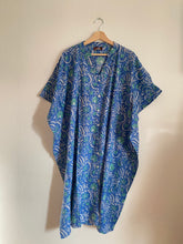 Ladda upp bild till gallerivisning, Kaftanklänning (Handtryckt bomull)