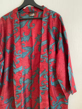 Ladda upp bild till gallerivisning, Sidenkimono ( One of a kind )