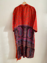 Ladda upp bild till gallerivisning, Sidenkimono ( One of a kind )