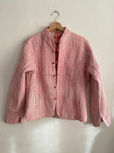 Ladda upp bild till gallerivisning, Vändbar quiltad jacka .M/L