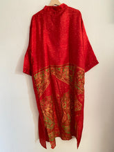 Ladda upp bild till gallerivisning, Sidenkimono ( One of a kind )