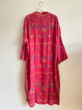 Ladda upp bild till gallerivisning, Crepe Silk kimono ( One- of a - Kind)