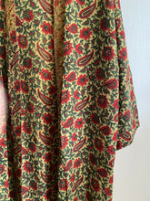 Ladda upp bild till gallerivisning, Crepe Silk kimono ( One- of a - Kind)