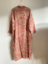 Ladda upp bild till gallerivisning, Crepe Silk kimono ( One- of a - Kind)