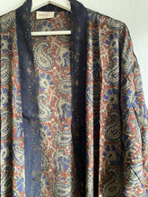 Ladda upp bild till gallerivisning, Crepe Silk kimono ( One- of a - Kind)