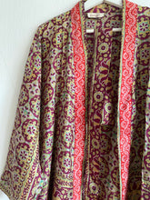 Ladda upp bild till gallerivisning, Sidenkimono ( One-of a-kind )