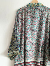 Ladda upp bild till gallerivisning, Sidenkimono ( One-of a-kind )
