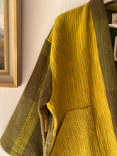 Ladda upp bild till gallerivisning, Vintage kantha jacka