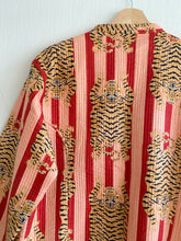 Ladda upp bild till gallerivisning, Vändbar quiltad jacka L/ XL