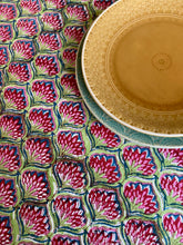 Ladda upp bild till gallerivisning, Bordsduk Oriental Green (Handtryckt)