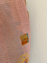 Ladda upp bild till gallerivisning, Vintage kantha Saaripläd / överkast