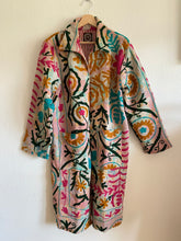 Ladda upp bild till gallerivisning, Kappa med Suzani- Broderi (One- of - a kind)