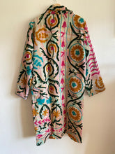 Ladda upp bild till gallerivisning, Kappa med Suzani- Broderi (One- of - a kind)