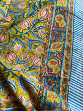 Ladda upp bild till gallerivisning, Bordsduk Yellow Ochre (Handtryckt)