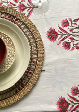 Ladda upp bild till gallerivisning, Bordsduk Summer Rose (Handtryckt)