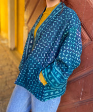 Ladda upp bild till gallerivisning, Vintage kantha jacka
