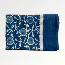 Ladda upp bild till gallerivisning, Bordsduk Paradise Blue (Handtryckt)