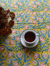 Ladda upp bild till gallerivisning, Bordsduk Yellow Ochre (Handtryckt)