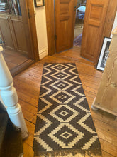 Ladda upp bild till gallerivisning, Kelim matta Aman