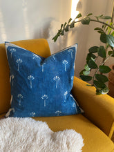 Ladda upp bild till gallerivisning, Kuddfodral Indigo (Handtryckt)