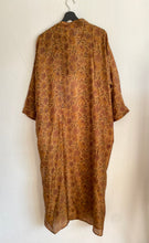Ladda upp bild till gallerivisning, Sidenkimono ( One of a kind )
