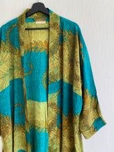 Ladda upp bild till gallerivisning, Crepe silk kimono ( One- of a - Kind)
