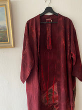 Ladda upp bild till gallerivisning, Crepe silk kimono ( One-of a -Kind)
