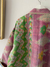 Ladda upp bild till gallerivisning, Vintage kantha jacka
