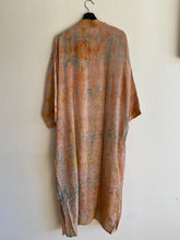 Ladda upp bild till gallerivisning, Crepe silk kimono ( One- of a - Kind)
