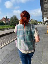 Ladda upp bild till gallerivisning, Vintage kantha väst
