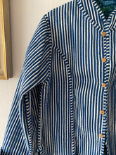 Ladda upp bild till gallerivisning, Vändbar quiltad jacka L
