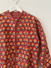 Ladda upp bild till gallerivisning, Vändbar quiltad jacka M/L
