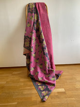 Ladda upp bild till gallerivisning, Vintage kantha  Saaripläd / överkast
