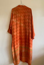 Ladda upp bild till gallerivisning, Crepe silk kimono (One-of a-Kind)
