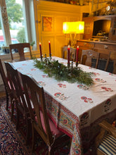 Ladda upp bild till gallerivisning, Bordsduk Pomegranate Red (Handtryckt)
