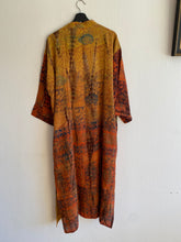 Ladda upp bild till gallerivisning, Crepe silk kimono ( One- of a - Kind)
