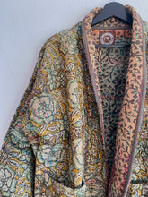 Ladda upp bild till gallerivisning, Vintage kantha jacka ( One-of a - Kind)
