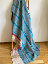 Ladda upp bild till gallerivisning, Vintage kantha  Saaripläd / överkast
