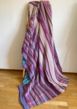 Ladda upp bild till gallerivisning, Vintage kantha  Saaripläd / överkast
