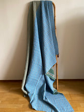 Ladda upp bild till gallerivisning, Vintage kantha  Saaripläd / överkast

