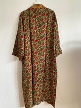 Ladda upp bild till gallerivisning, Crepe Silk kimono ( One- of a - Kind)
