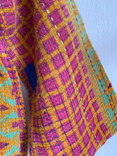 Ladda upp bild till gallerivisning, Vintage kantha jacka ( One -of a -kind)
