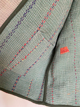 Ladda upp bild till gallerivisning, Vintage kantha jacka ( One -of a -kind)
