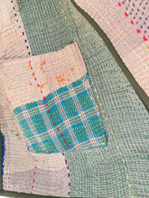 Ladda upp bild till gallerivisning, Vintage kantha jacka ( One -of a -kind)
