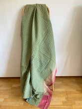 Ladda upp bild till gallerivisning, Vintage kantha  Saaripläd / överkast
