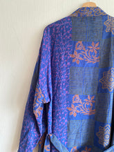 Ladda upp bild till gallerivisning, Crepe Silk kimono ( One- of a - Kind)
